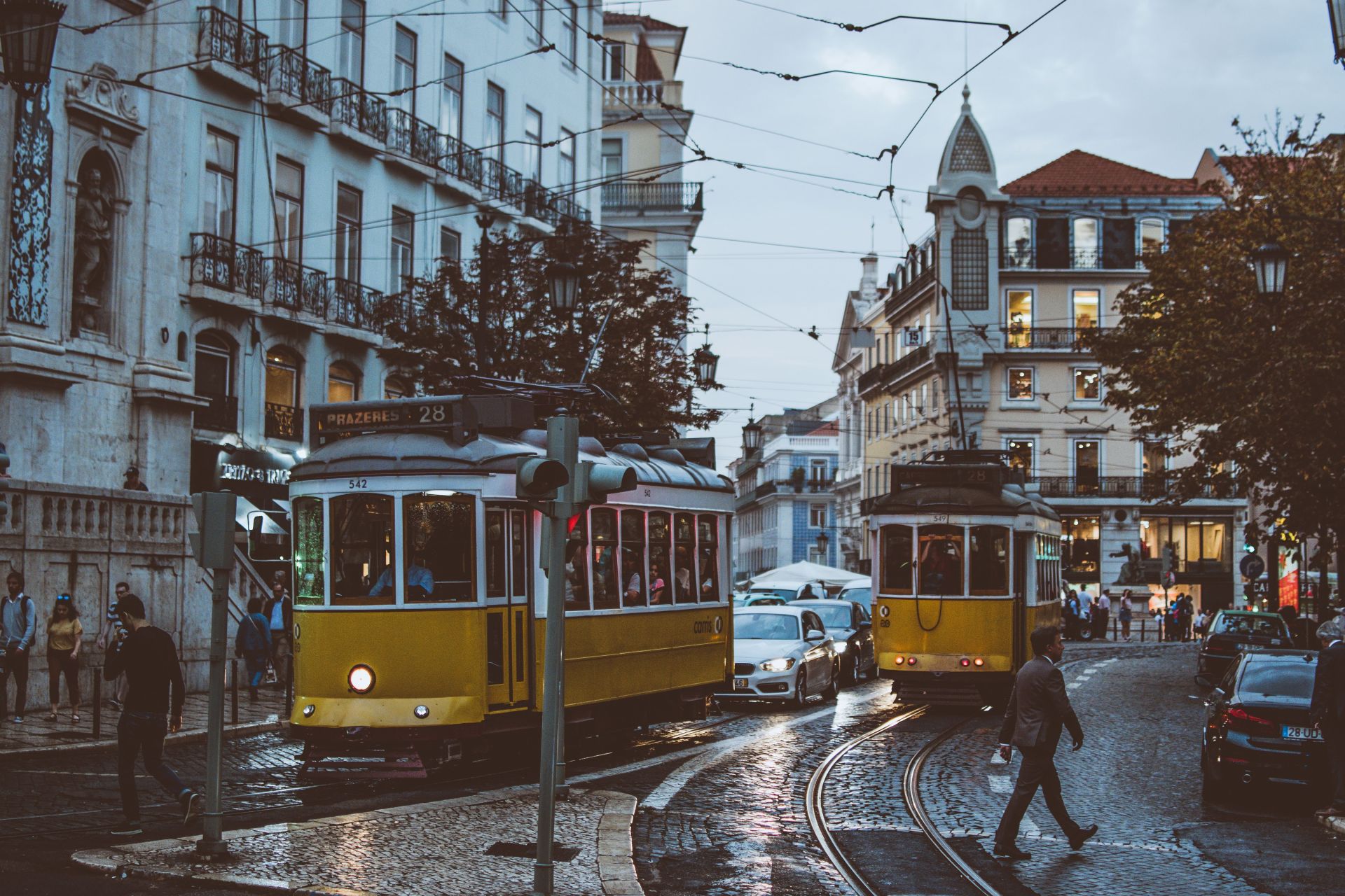 Lissabon ohne Reiseführer: Wann die Stadt sich zeigt
